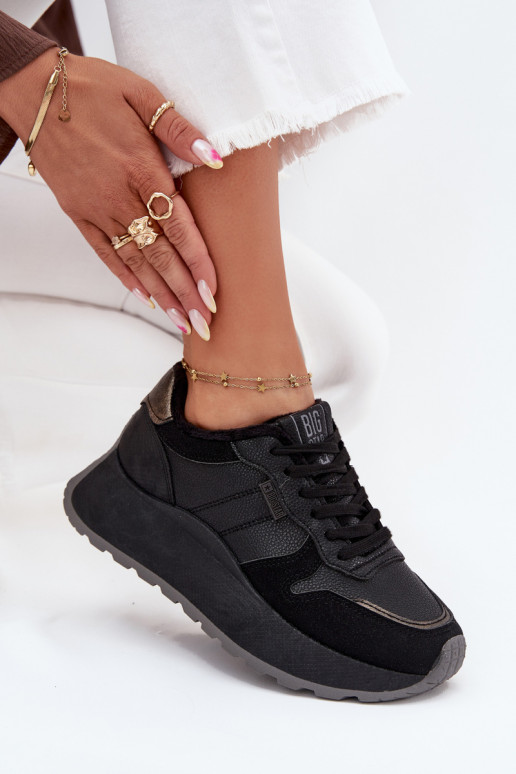 calentamiento Zapatillas modelo zapatos. Femenino con una plataforma Big Star SS274007 HI-POLY SYSTEM de color negro