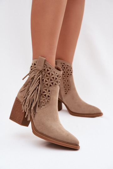 Botines de estilo cowboy para mujeres con tacones y flecos color arena Calissey 2