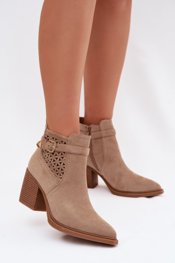 con elementos calados Botas de mujer caladom Un ejemplo I Złotą con hebillas beige Deloriah 2