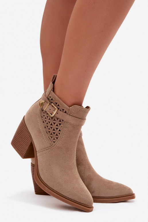 con elementos calados Botas de mujer caladom Un ejemplo I Złotą con hebillas beige Deloriah