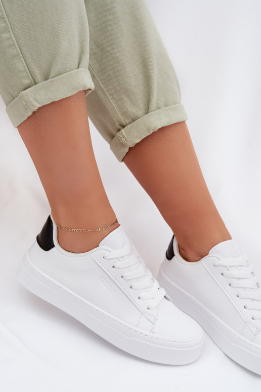 Zapatillas modelo zapatos. Femenino de cuero ecológico Big Star TT274928 HI-POLY SYSTEM el color blanco