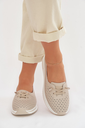 Piel con elementos calados zapatos Femenino S.Barski LR61-7044 beige 2