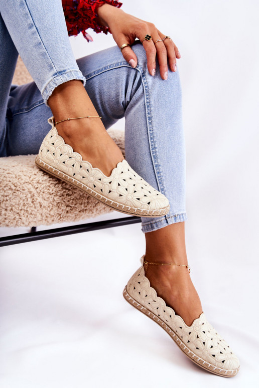 Femenino Un modelo convincente bailarinas con flores beige Vennice