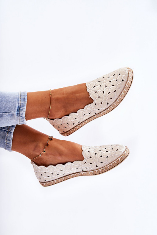 Femenino Un modelo convincente bailarinas con flores el color blanco Vennice