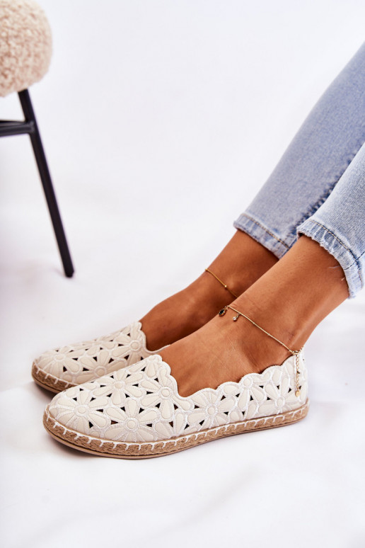 Femenino Un modelo convincente bailarinas con flores el color blanco Vennice