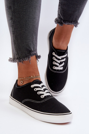 Zapatillas Zapatillas modelo clásico. de color negro Olvali