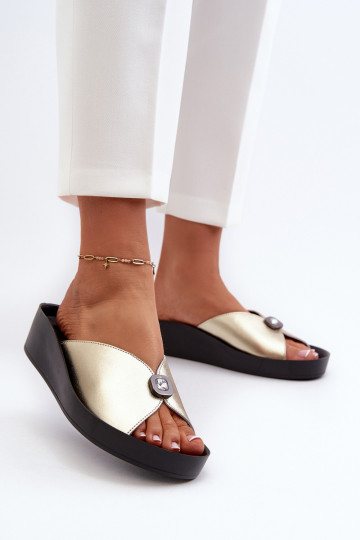 Zapatillas de cuero Femenino con adornos color dorado S.Barski KV27-027