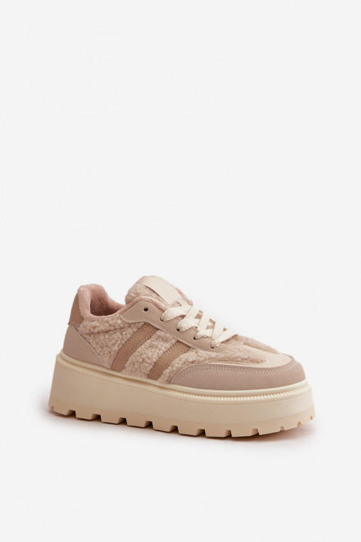 calentamiento Zapatillas modelo zapatos. Femenino con una plataforma con calentamiento beige Daivlene