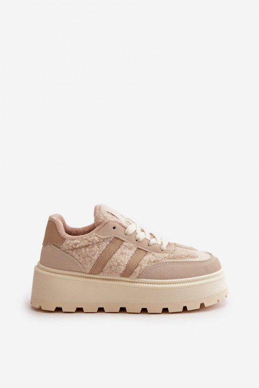 calentamiento Zapatillas modelo zapatos. Femenino con una plataforma con calentamiento beige Daivlene