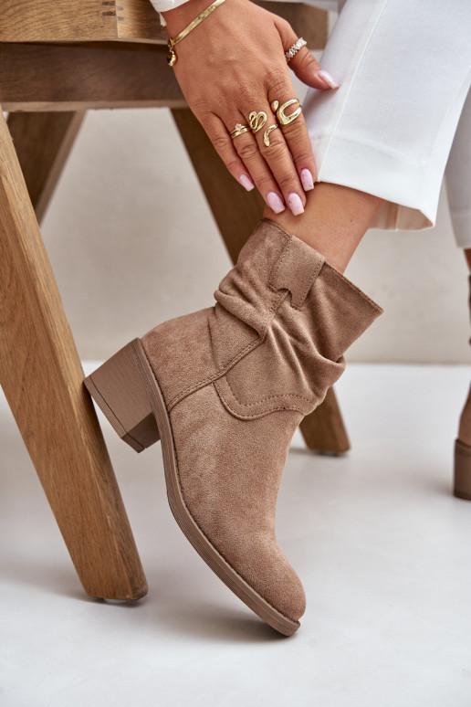 calentamiento Botas de mujer Con un top rizado En un tacón bajo beige Zinanya