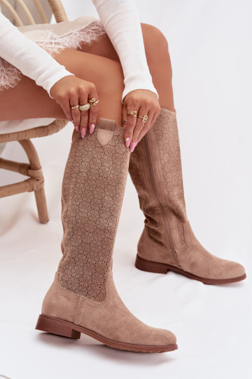 Botas altas de mujer con elementos de calados y tacones anchos S.Barski HY61-8022, color arena