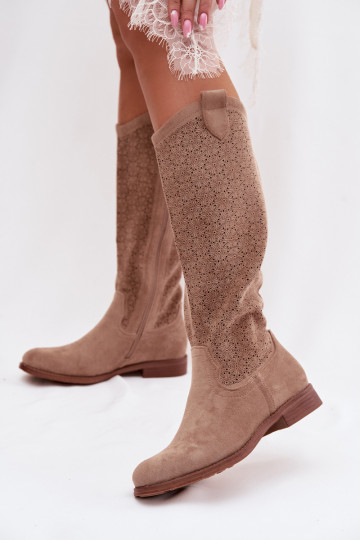 Botas altas de mujer con elementos de calados y tacones anchos S.Barski HY61-8022, color arena 2