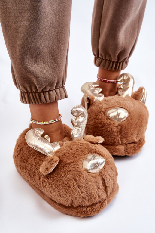 Femenino con un abrigo de piel Un modelo convincente zapatillas Reno color marrón Comet