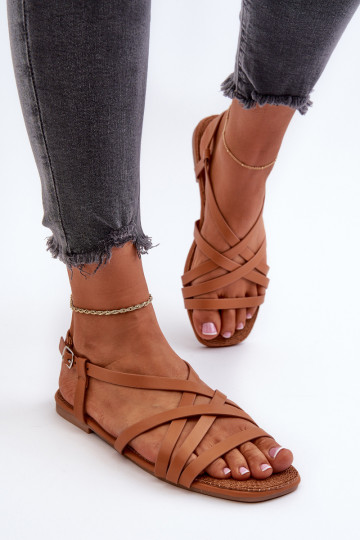 Sandalias planas para mujer. Big Star NN274013 color marrón