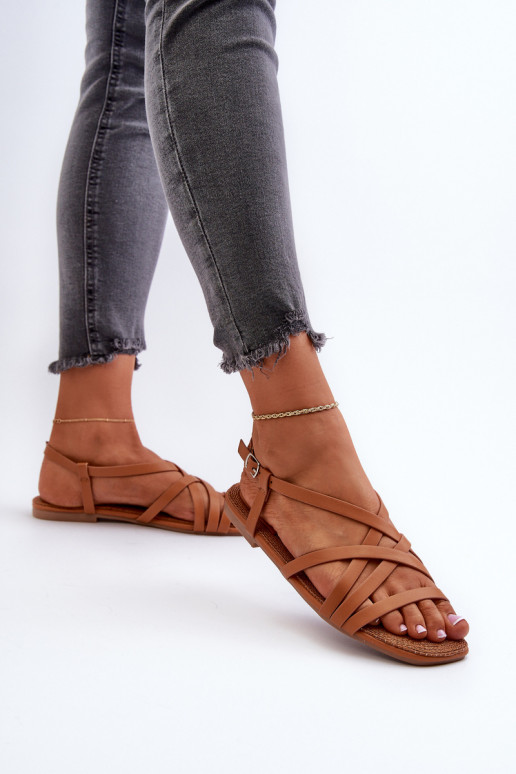 Sandalias planas para mujer. Big Star NN274013 color marrón