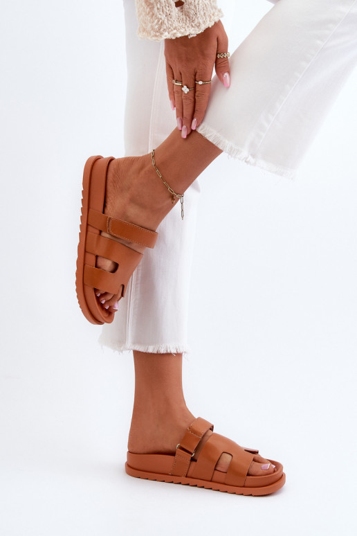 modelo clásico zapatillas de mujer color marrón Molie