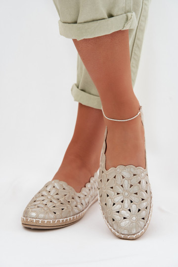 Femenino Un modelo convincente bailarinas con flores color dorado Vennice