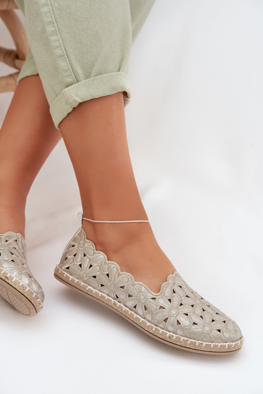 Femenino Un modelo convincente bailarinas con flores color dorado Vennice