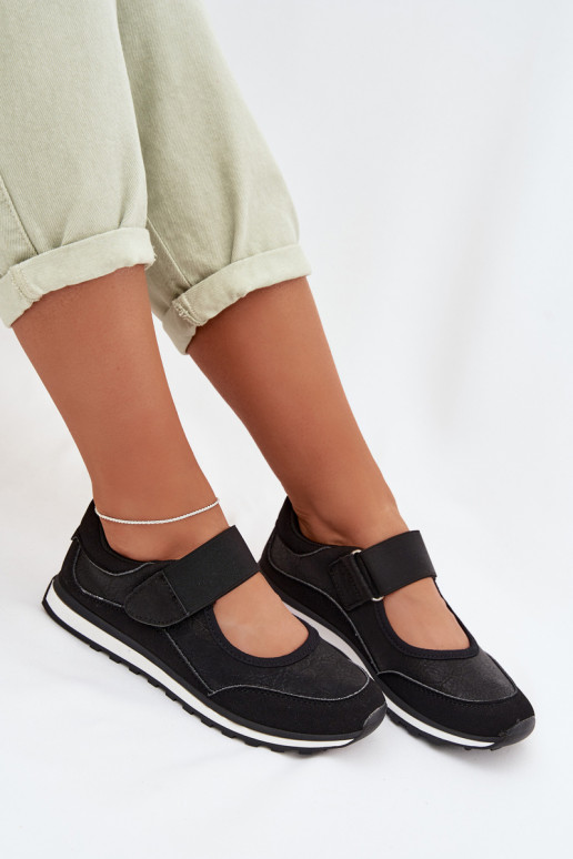 Zapatos estilo deportivo. Femenino con sujetadores adhesivos de color negro Aveliette