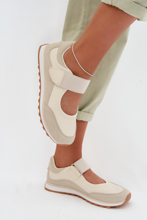 Zapatos estilo deportivo. Femenino con sujetadores adhesivos beige Aveliette