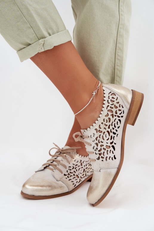 Piel con elementos calados zapatos Femenino Zazoo 3195 color dorado