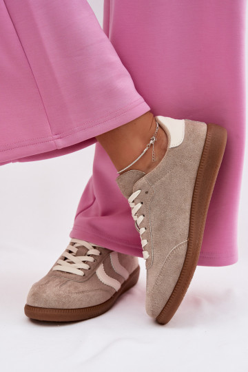 Zapatillas modelo zapatos. Femeninode gamuza ecológicau beige Jesavella 2