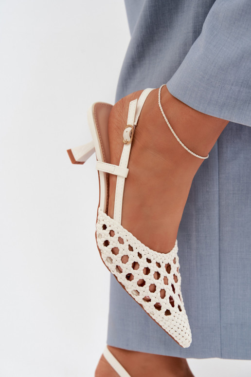 sandalias estampadas Femenino con tacones el color blanco Selinae