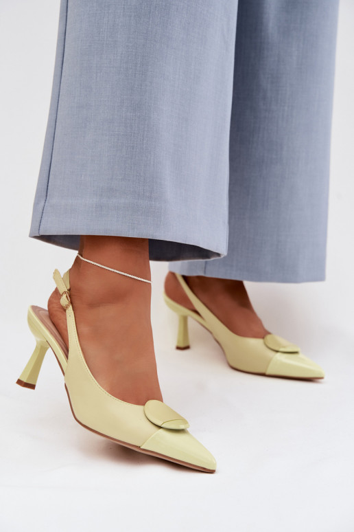 Sandalias de mujer con tacones finos Con decoraciones Detalem color amarillo Tiene queriae