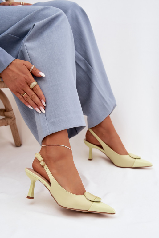 Sandalias de mujer con tacones finos Con decoraciones Detalem color amarillo Tiene queriae