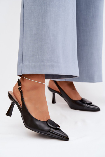 Sandalias de mujer con tacones finos Con decoraciones Detalem de color negro Tiene queriae 2