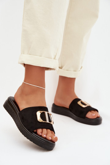 Chanclas de mujer con detalles en color dorado en color negro Elmera