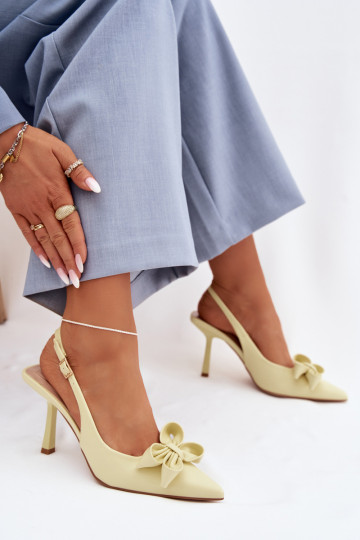 Sandalias de mujer con tacones y lazos en color amarillo Jonera