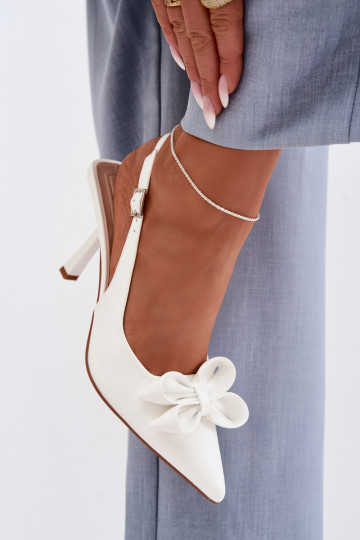 Sandalias de mujer con tacones finos con cintas el color blanco Jonera 2