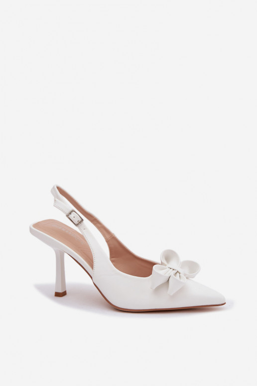 Sandalias de mujer con tacones finos con cintas el color blanco Jonera