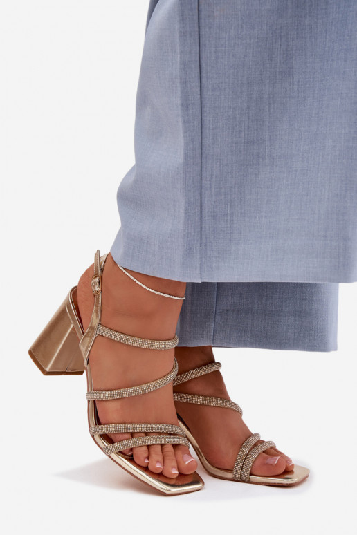 Sandalias de tacón alto para mujer. con rayas y circonitas color dorado Brelia