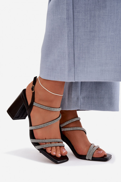 Sandalias de tacón alto para mujer. con rayas y circonitas de color negro Brelia