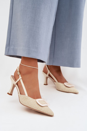 Sandalias de mujer con tacones y elementos decorativos en color arena Eslina