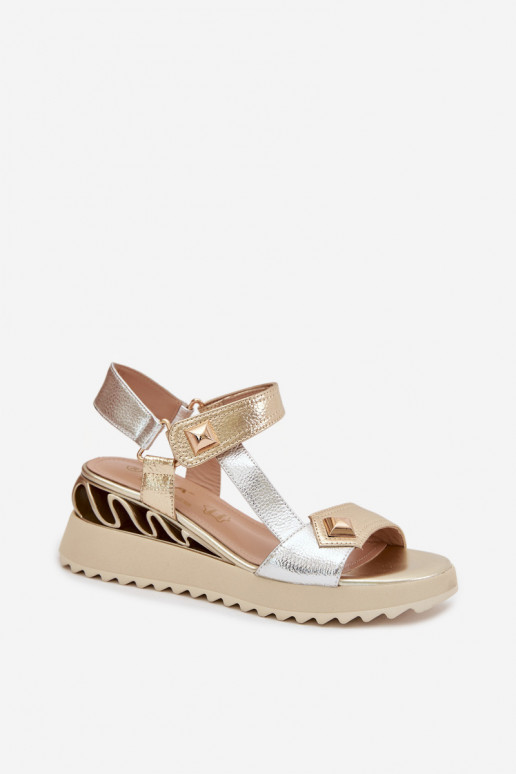 Sandalias de mujer Femenino con una plataforma D&A CR61-3078 color dorado