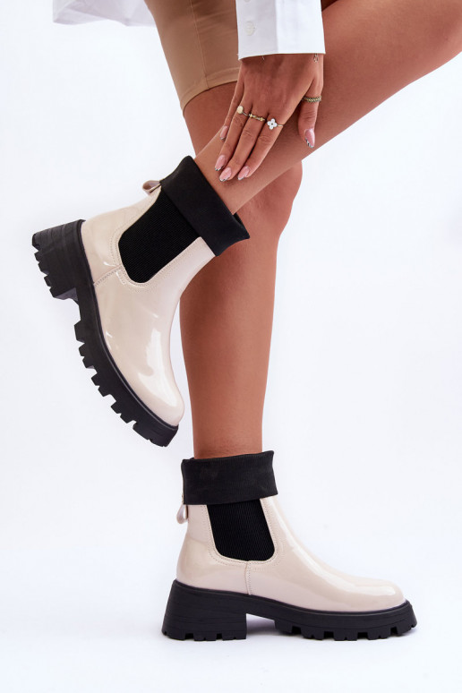 botas con estilo con efecto barniz Femenino beige Pavo