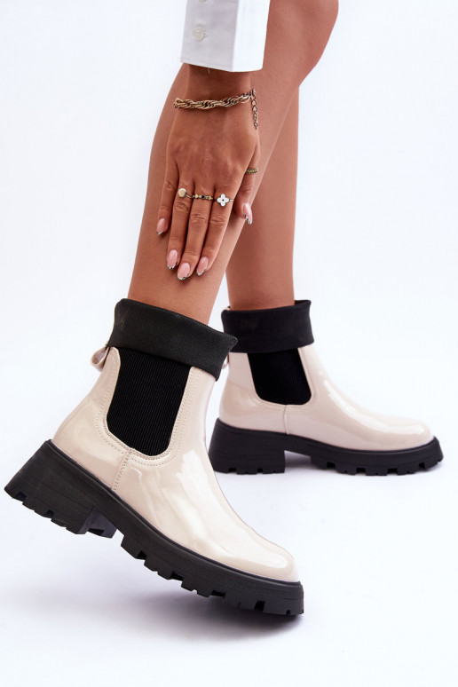 botas con estilo con efecto barniz Femenino beige Pavo