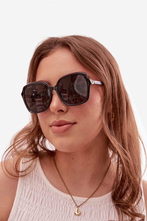 Gafas de sol Femenino con ojos brillantes de color negro
