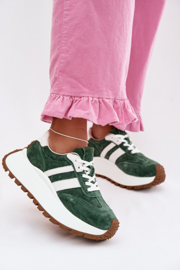 Zapatillas modelo zapatos. de gamuza con una plataforma D&A GR61-5986 color verde