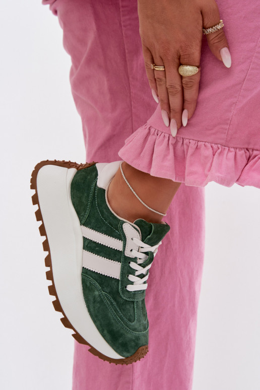 Zapatillas modelo zapatos. de gamuza con una plataforma D&A GR61-5986 color verde