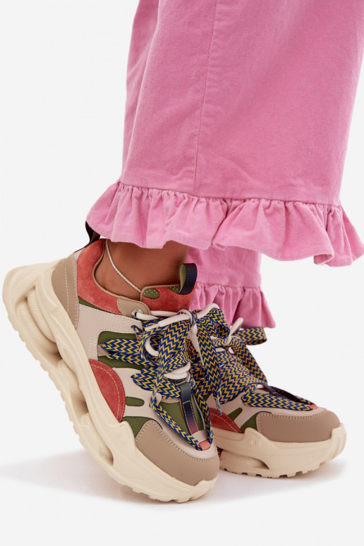 Piel Zapatillas modelo zapatos. Femenino con una plataforma D&A CR61-3133 beige