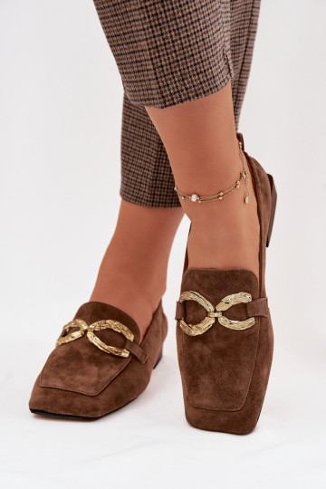 Mocasines de ante para mujer con detalles en color dorado D&A CR61-3115 color marrón