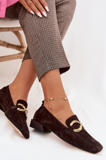 Mocasines de ante para mujer con detalles en color dorado D&A CR61-3115 color chocolate