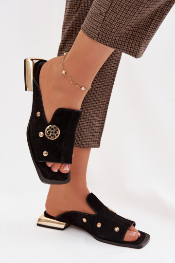 Zapatillas de ante con adornos dorados D&A CR61-3061 color negro