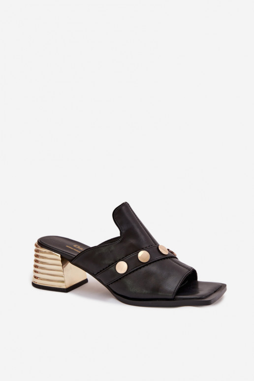 Zapatillas de cuero con tacones con tacones decorados D&A CR61-3063 de color negro