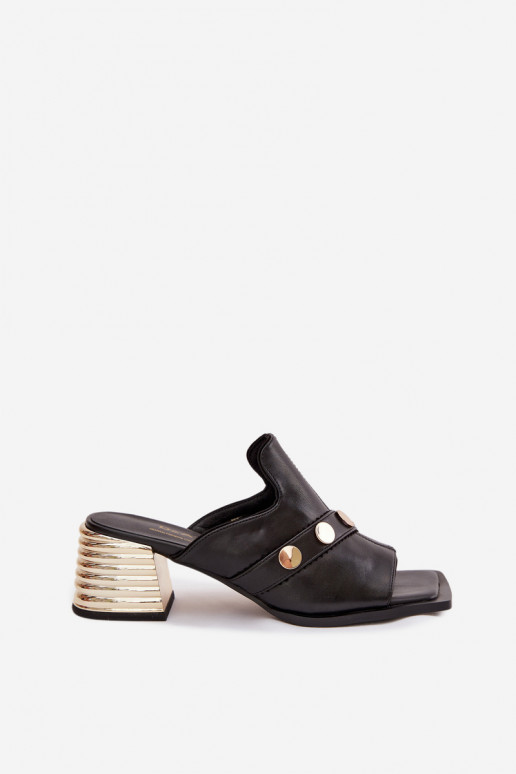 Zapatillas de cuero con tacones con tacones decorados D&A CR61-3063 de color negro