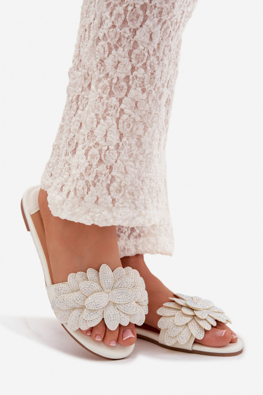 Zapatillas apartamento de mujeres Con decoración el color blanco Grelora